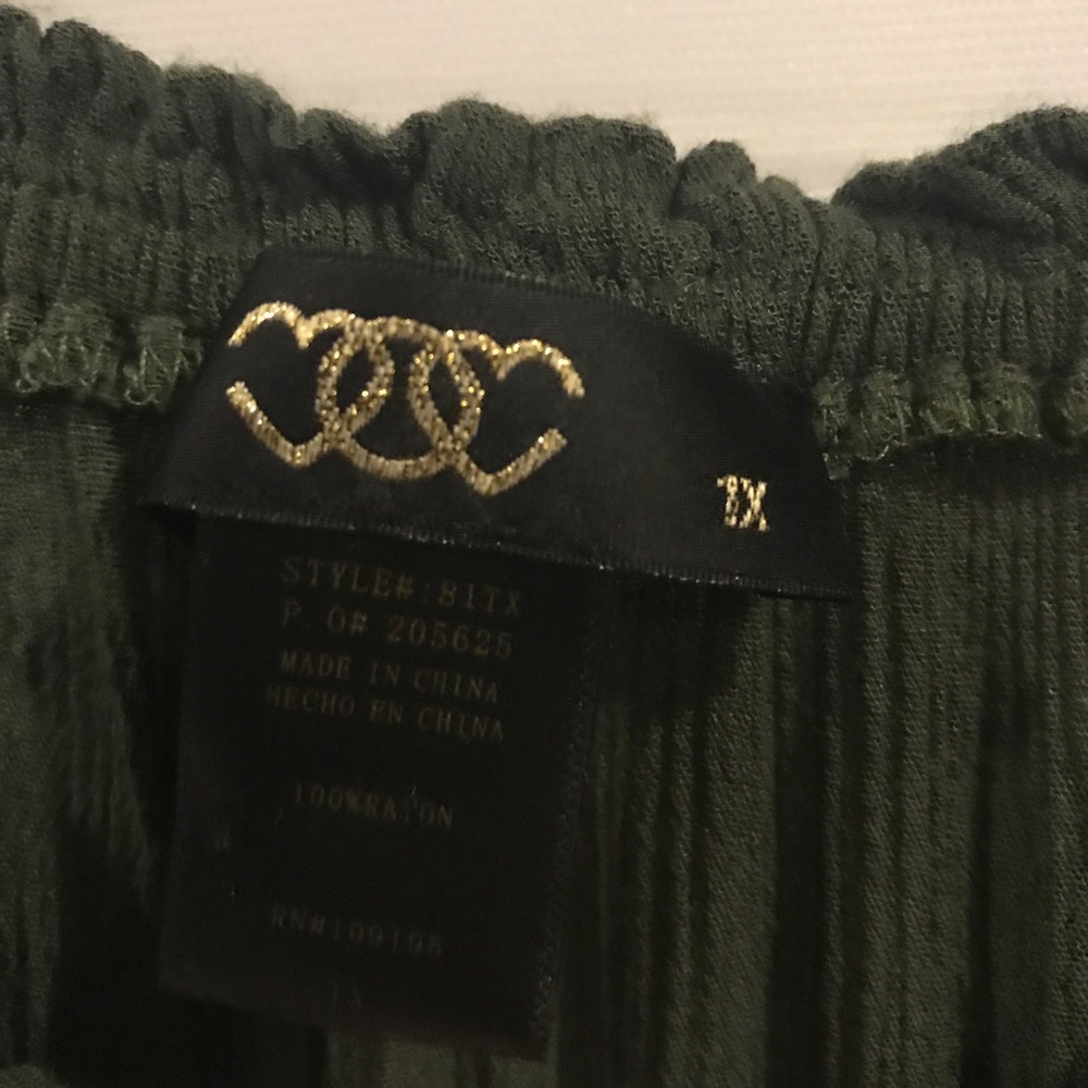 🚌 Off The Shoulder Green Pom Pom Blouse 1X - Picture 5 of 6